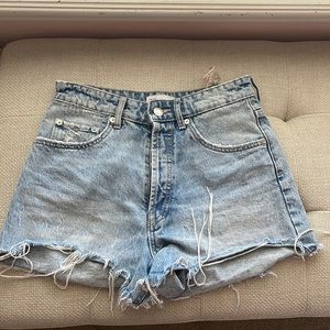 Hardly worn zara denim shorts size 4